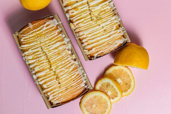 Quels sont les secrets d'un bon cake au citron avec un glaçage acidulé?